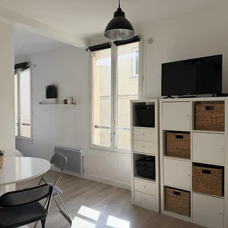 Calme à Deux Pas Des Champs-elysées Appartement Paris
