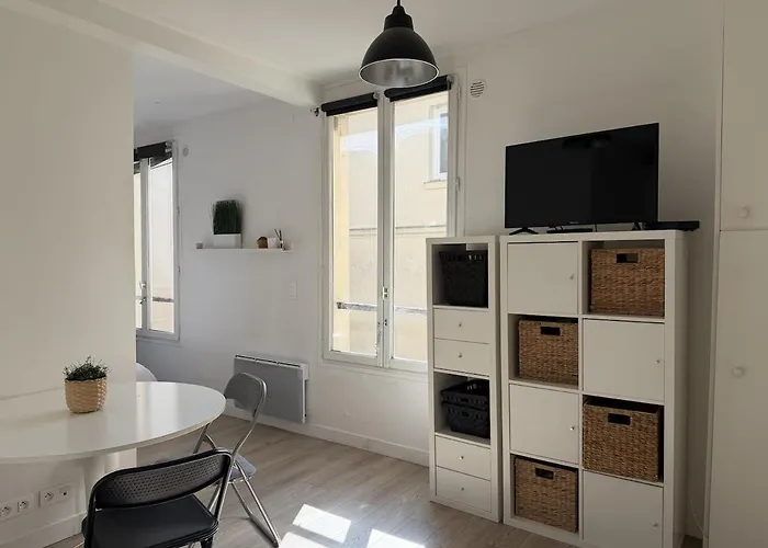 Calme à Deux Pas Des Champs-elysées Appartement Paris